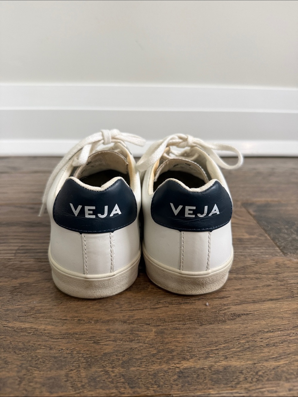 Veja Campo Sneaker - Picture 4 of 5